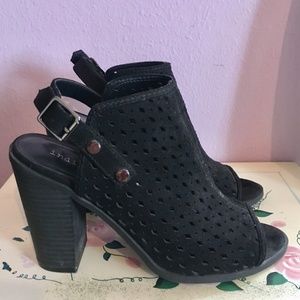 Indigo rd. Black peep toe heels